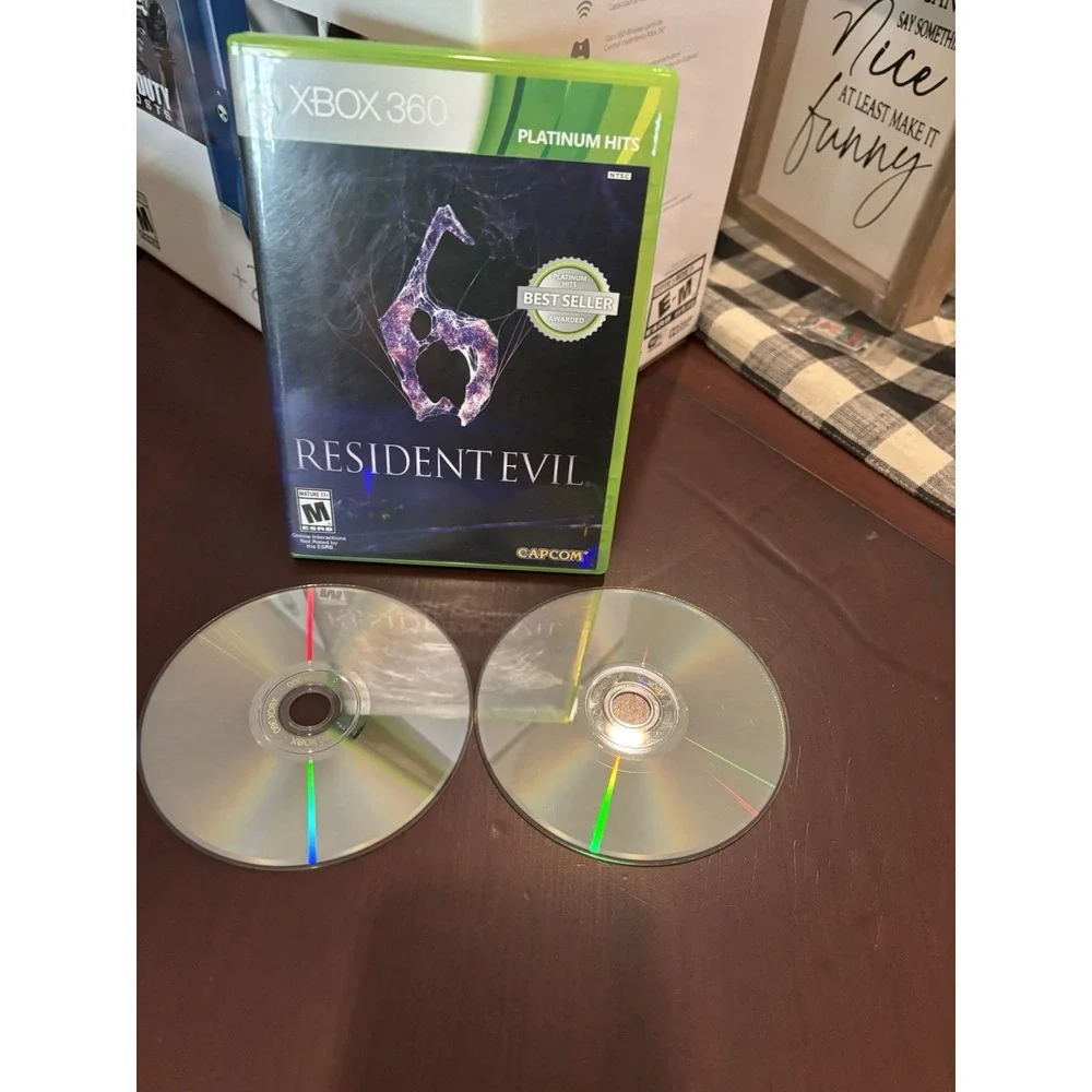 Resident Evil  (Microsoft Xbox 360, 2012) - 2 Discs -‎ Tested & Working